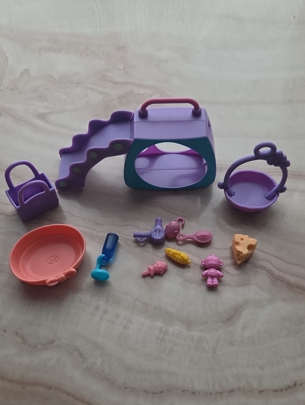 Littlest Pet Shop LPS Playful Paws Daycare Accessories